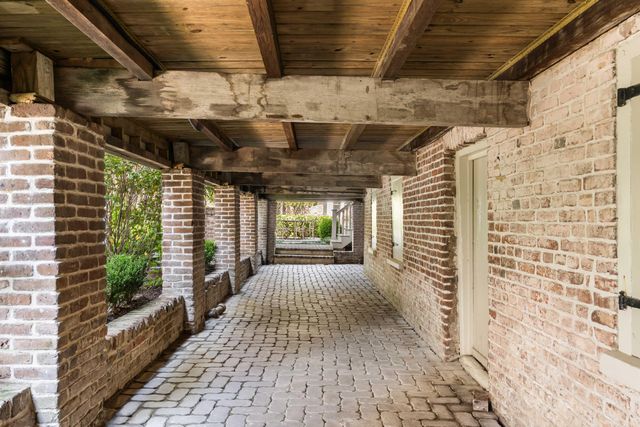 32 Society Street, Charleston, SC 29401