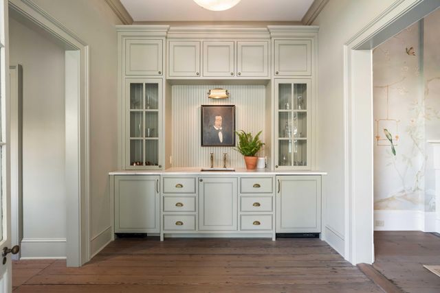 32 Society Street, Charleston, SC 29401