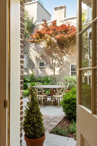 32 Society Street, Charleston, SC 29401