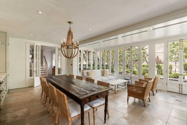 32 Society Street, Charleston, SC 29401