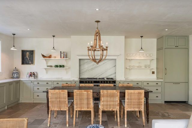 32 Society Street, Charleston, SC 29401