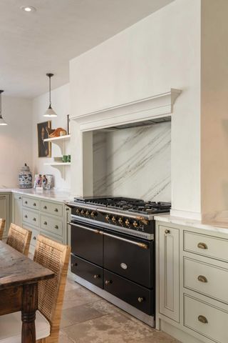 32 Society Street, Charleston, SC 29401