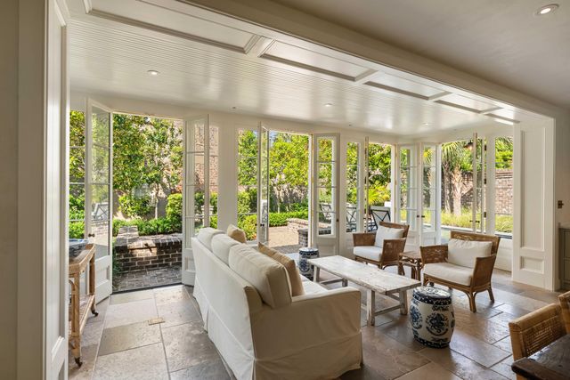 32 Society Street, Charleston, SC 29401