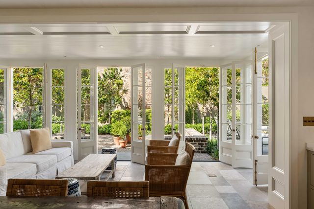 32 Society Street, Charleston, SC 29401