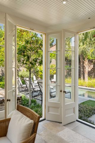 32 Society Street, Charleston, SC 29401