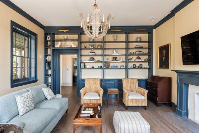 32 Society Street, Charleston, SC 29401