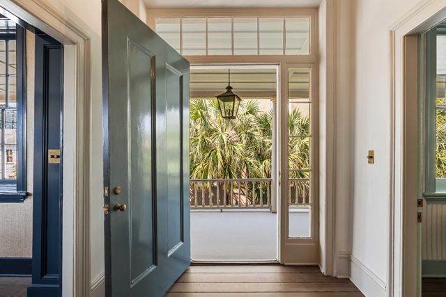 32 Society Street, Charleston, SC 29401