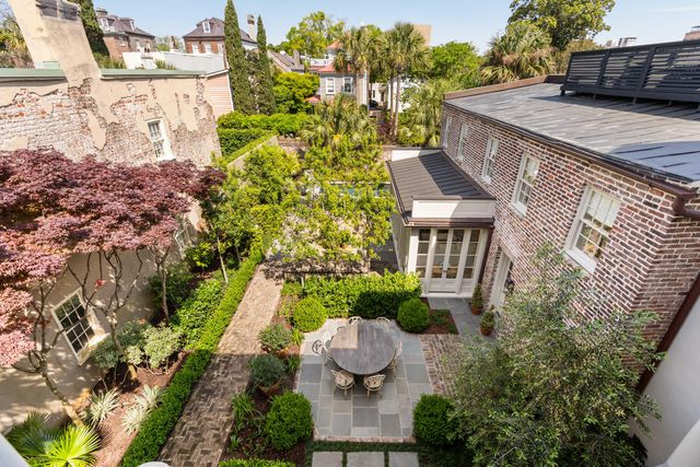 32 Society Street, Charleston, SC 29401