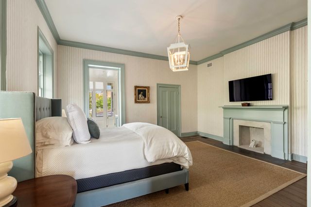 32 Society Street, Charleston, SC 29401