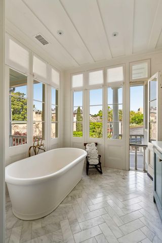 32 Society Street, Charleston, SC 29401