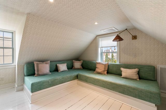 32 Society Street, Charleston, SC 29401