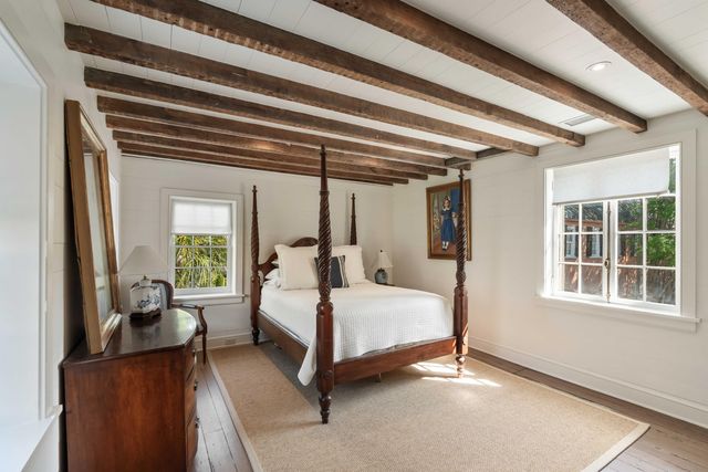 32 Society Street, Charleston, SC 29401