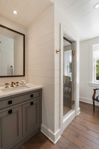 32 Society Street, Charleston, SC 29401