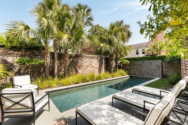 32 Society Street, Charleston, SC 29401