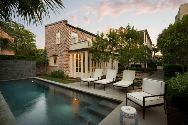 32 Society Street, Charleston, SC 29401