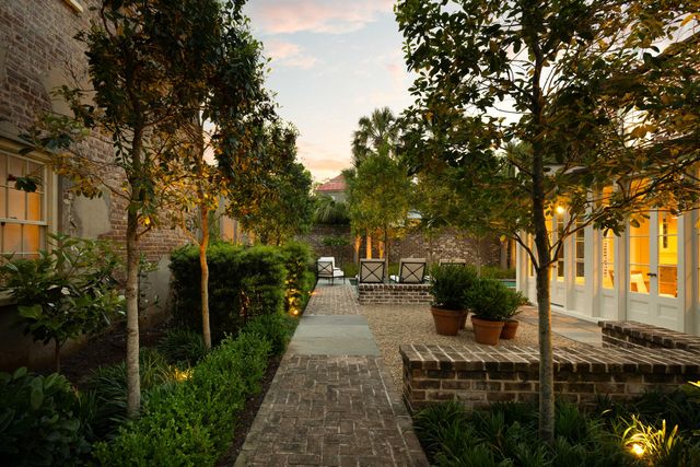 32 Society Street, Charleston, SC 29401