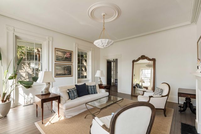 32 Society Street, Charleston, SC 29401