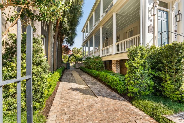 32 Society Street, Charleston, SC 29401
