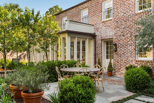 32 Society Street, Charleston, SC 29401