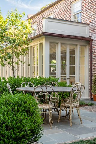 32 Society Street, Charleston, SC 29401