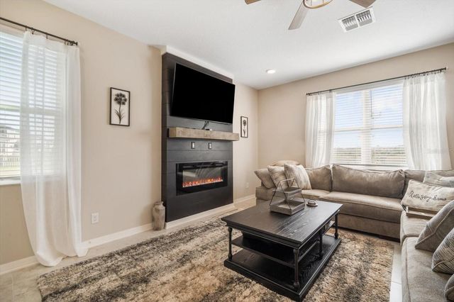 2882 AUTUMN ROCK DRIVE, Zephyrhills, FL 33540