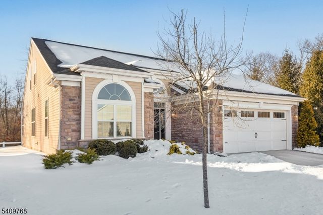 19 Davinci Dr, South Brunswick Twp., NJ 08852