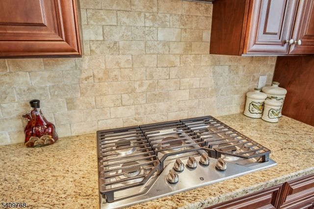 19 Davinci Dr, South Brunswick Twp., NJ 08852