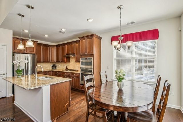 19 Davinci Dr, South Brunswick Twp., NJ 08852