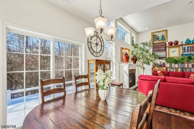 19 Davinci Dr, South Brunswick Twp., NJ 08852