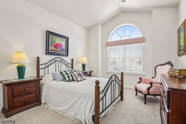 19 Davinci Dr, South Brunswick Twp., NJ 08852