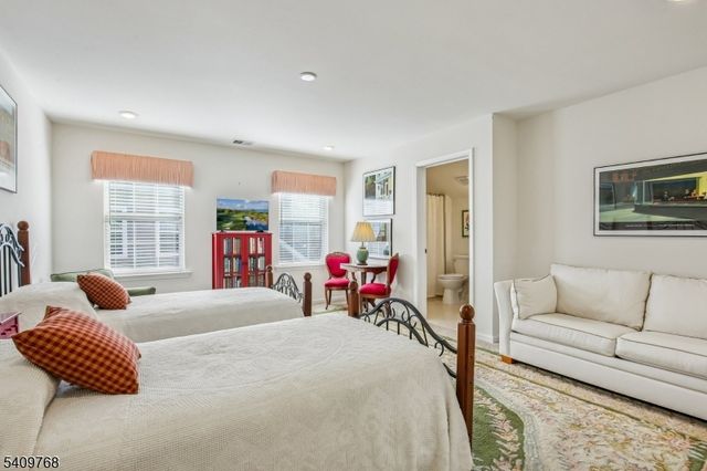 19 Davinci Dr, South Brunswick Twp., NJ 08852