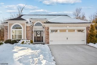19 Davinci Dr, South Brunswick Twp., NJ 08852