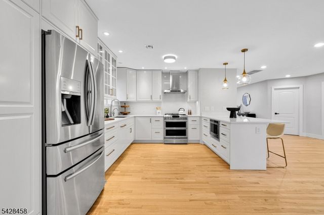 448 Fern Ave, Lyndhurst Twp., NJ 07071