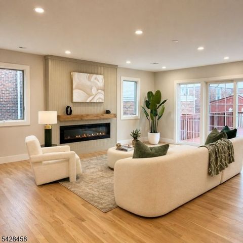 448 Fern Ave, Lyndhurst Twp., NJ 07071