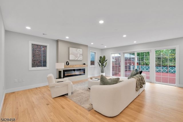 448 Fern Ave, Lyndhurst Twp., NJ 07071