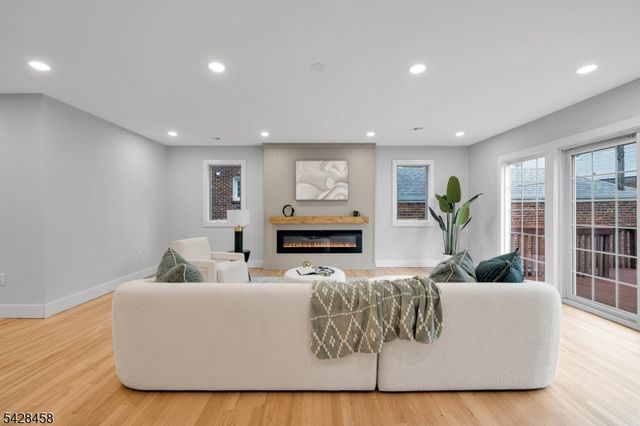 448 Fern Ave, Lyndhurst Twp., NJ 07071