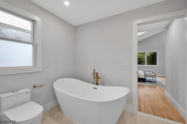 448 Fern Ave, Lyndhurst Twp., NJ 07071