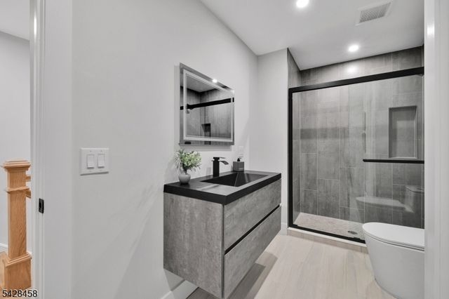 448 Fern Ave, Lyndhurst Twp., NJ 07071