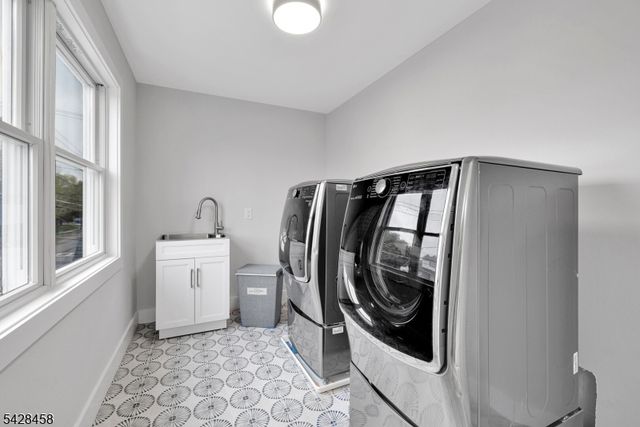448 Fern Ave, Lyndhurst Twp., NJ 07071