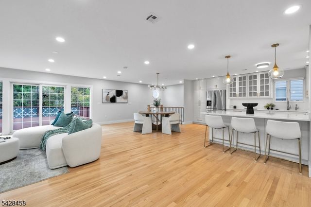 448 Fern Ave, Lyndhurst Twp., NJ 07071