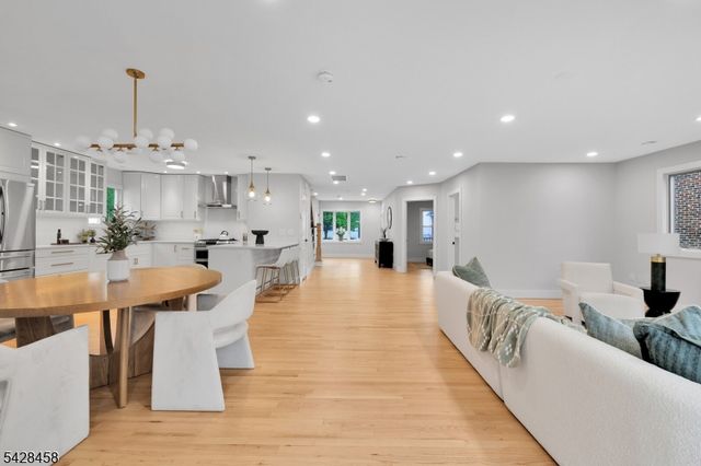 448 Fern Ave, Lyndhurst Twp., NJ 07071
