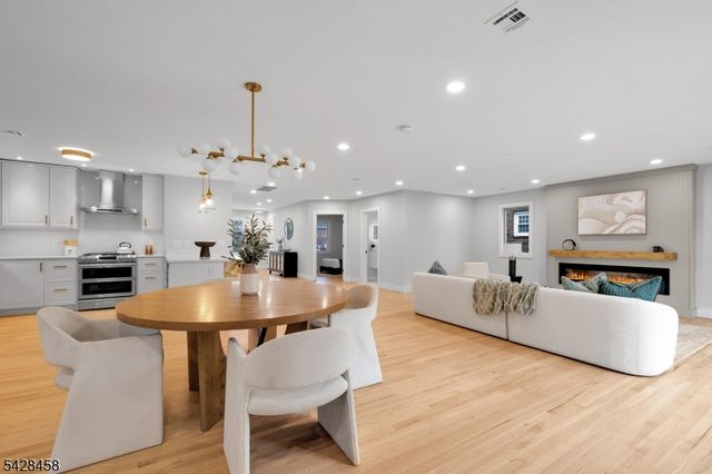 448 Fern Ave, Lyndhurst Twp., NJ 07071