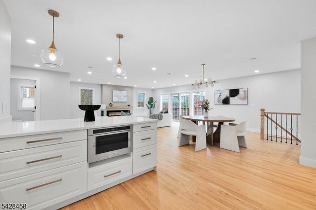 448 Fern Ave, Lyndhurst Twp., NJ 07071
