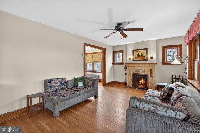 400 W COURT ST, Doylestown, PA 18901