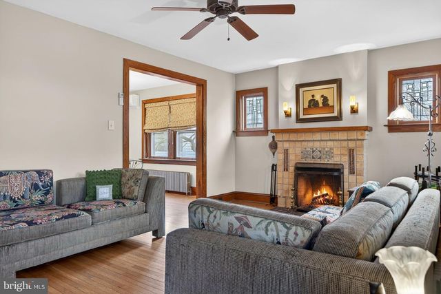 400 W COURT ST, Doylestown, PA 18901