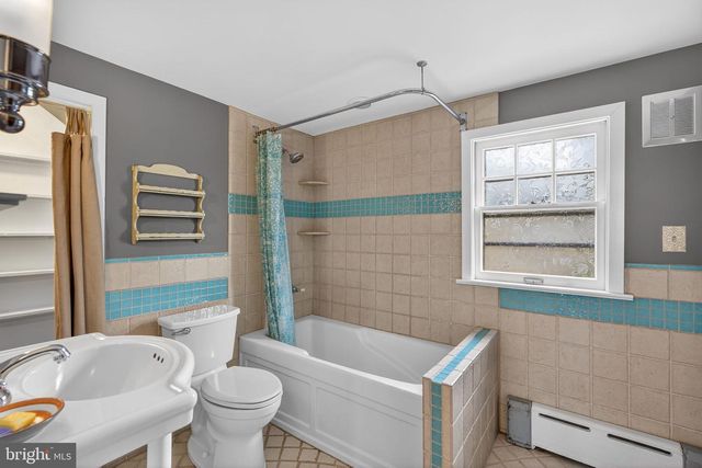 400 W COURT ST, Doylestown, PA 18901