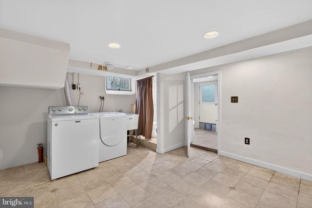 400 W COURT ST, Doylestown, PA 18901