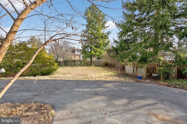 400 W COURT ST, Doylestown, PA 18901