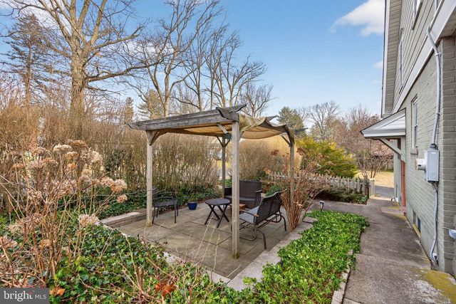 400 W COURT ST, Doylestown, PA 18901