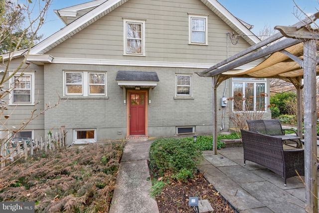 400 W COURT ST, Doylestown, PA 18901